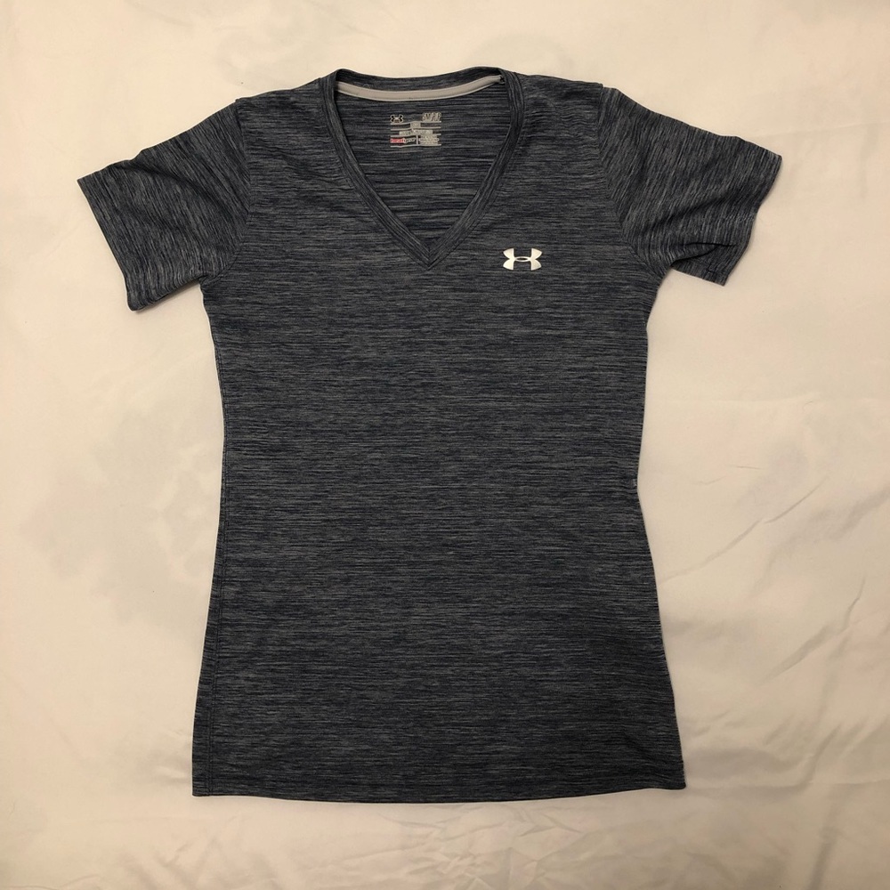 Woman’s Under Armor Heat Gear Shirt Small